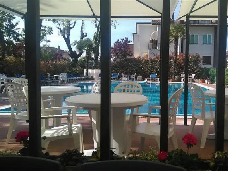Hotel Centrale Eraclea Mare Eksteriør bilde