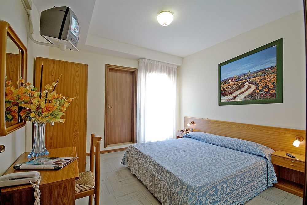 Hotel Centrale Eraclea Mare Eksteriør bilde